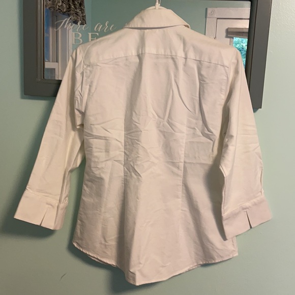3/$18, 🌼Land’s End classic white button down shirt size 4 - Picture 3 of 8
